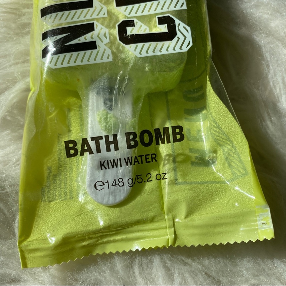 PINK Victoria’s Secret Popsicle Bath Bomb - Picture 3 of 5